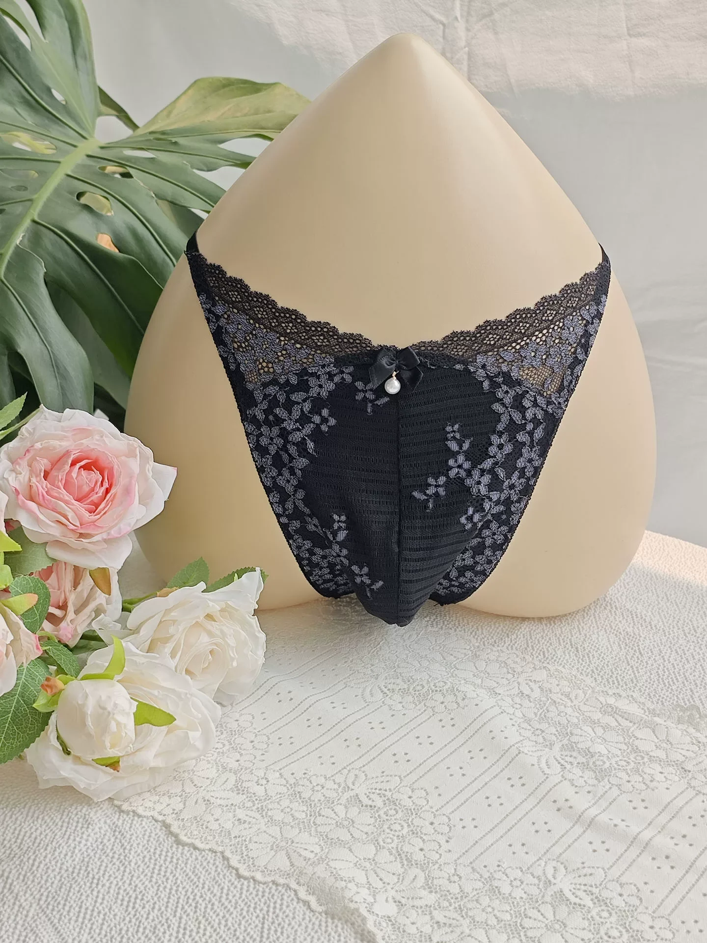 Black Lace Man's T-brief Embro - đánh giá và giá Embroidery Embellishments